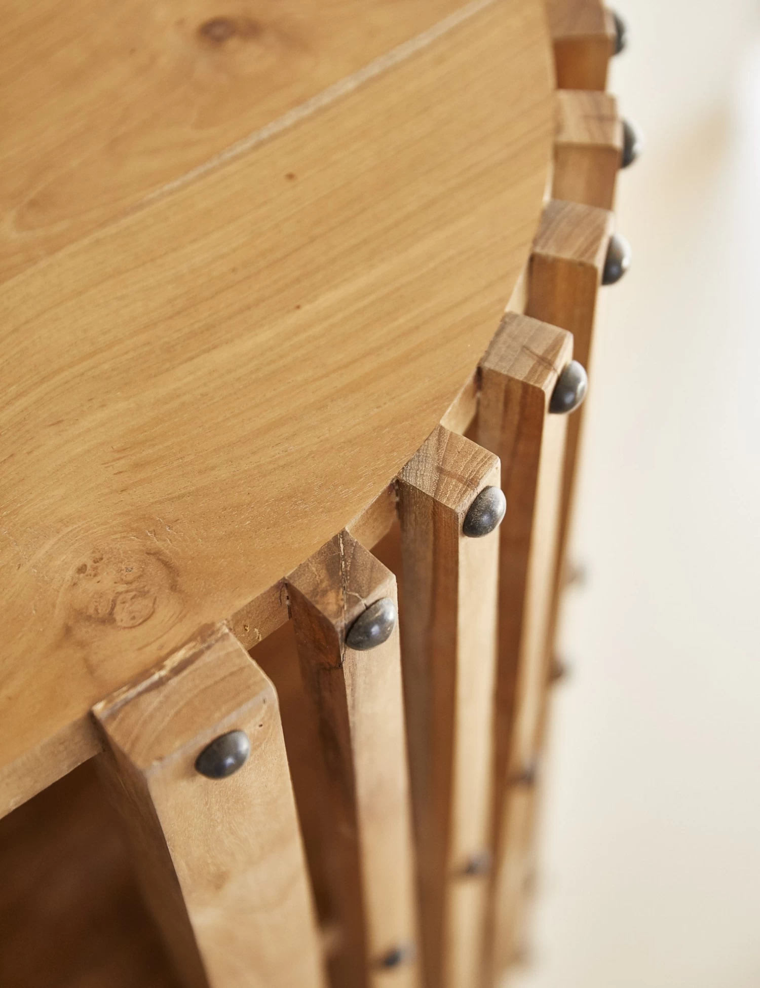 Vedima Console Table 7 Vedima Console Table - Image 7