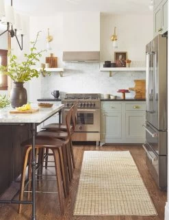 Uma Rug -Furniture Store 20200826 holiday3675 site crop 1 d459d75f c728 438c a02b d97043f164c3