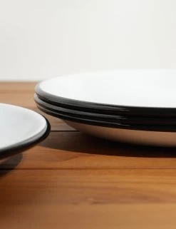 Enamelware Dinner Plate (Set Of 4) By Crow Canyon -Furniture Store Enamelware Dinner Plate Black Rim Set of 4 9790