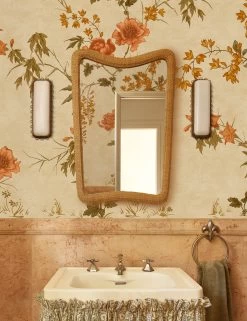 Anora Mirror
