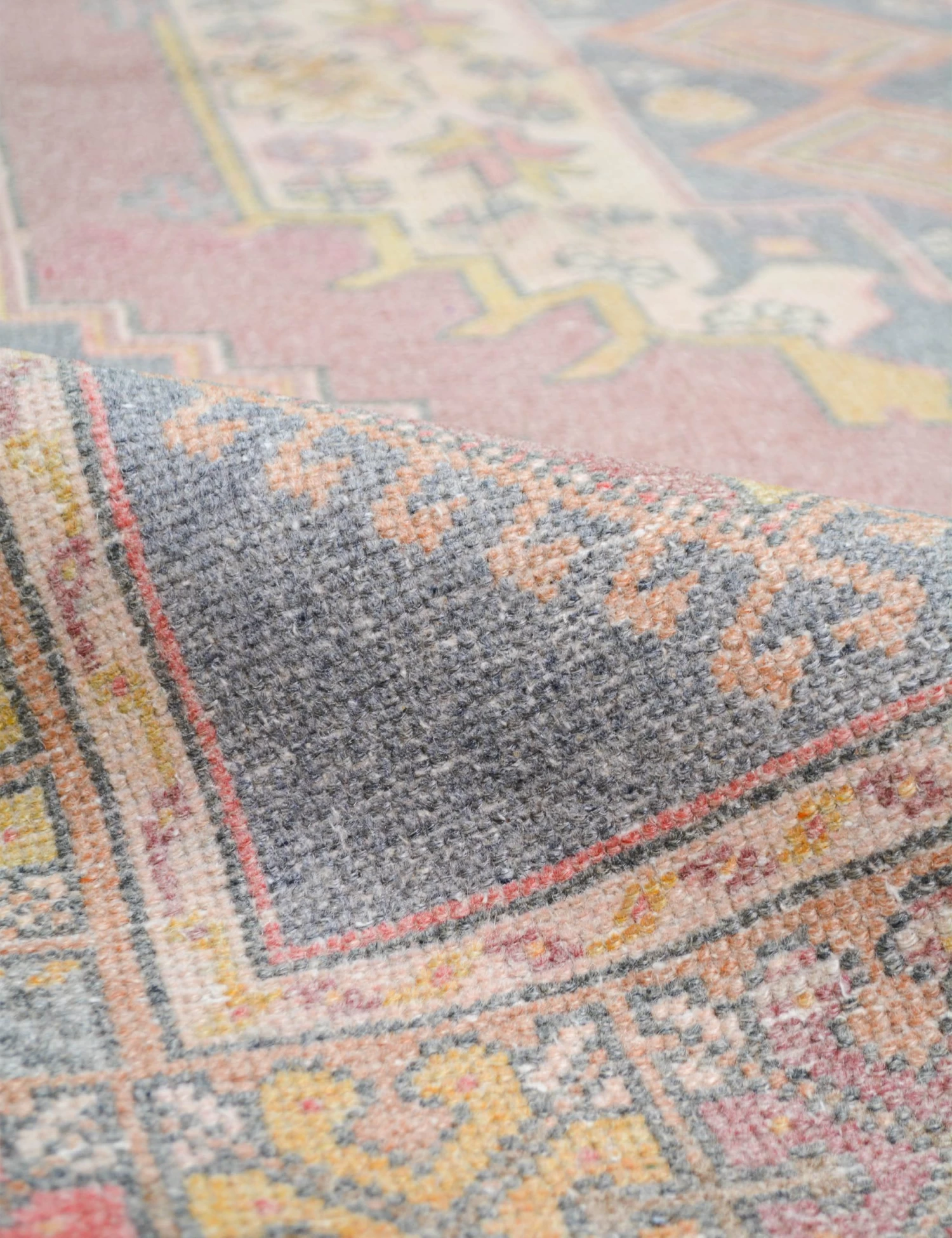 Vintage Turkish Hand-Knotted Wool Rug No. 500, 3' 11" X 6' 2" 2 Vintage Turkish Hand-Knotted Wool Rug No. 500, 3' 11" X 6' 2" - Image 2