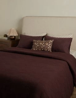 Kingsley Textured Cotton Duvet Cover -Furniture Store Lulu and Georgia KingsleyDuvetCover Merlot Queen A0658504 1770 Lifestyle