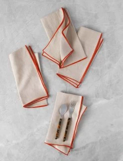 Linen Napkins (Set Of 4) By MADRE -Furniture Store MADRELinenNapkins Crimini Medium Setof4 4738