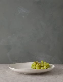 Weilan Round Platter -Furniture Store PionRoundPlatter Gray WhitebyHouseDoctor 12126