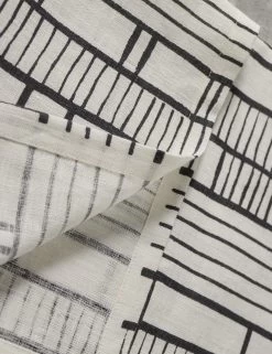 Sector Linen Napkins (Set Of 4) By Hadiya Williams -Furniture Store SectorLinenNapkins Setof4 byHadiyaWilliams A0655723 1120