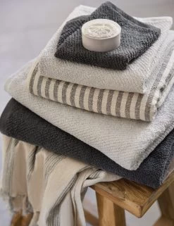 Air Weight Towel Set By Coyuchi -Furniture Store TowelsVignette 8683 31eafb43 1cb2 4bf3 b448 b47354be894a