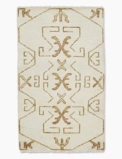 Evet Rug -Furniture Store evet rug 3 x 5 a01501917 overhead 1 1