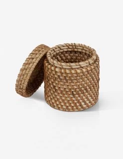 Lurleen Amenities Set -Furniture Store haas na 3